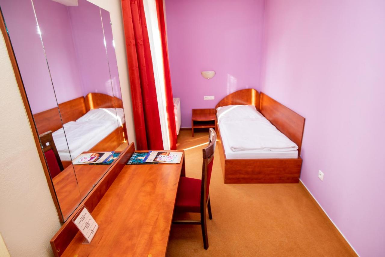 ז'ילינה Hotel Boss מראה חיצוני תמונה