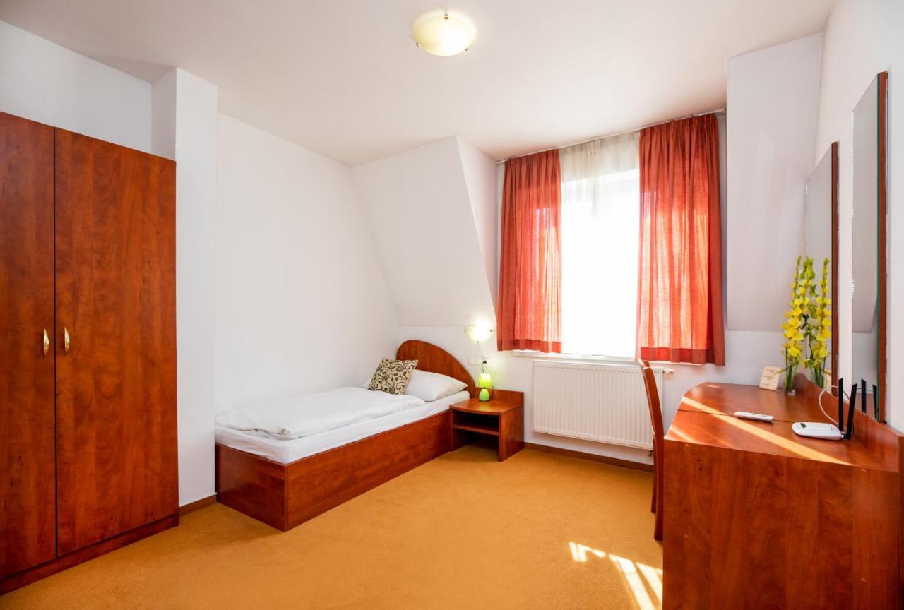 ז'ילינה Hotel Boss מראה חיצוני תמונה