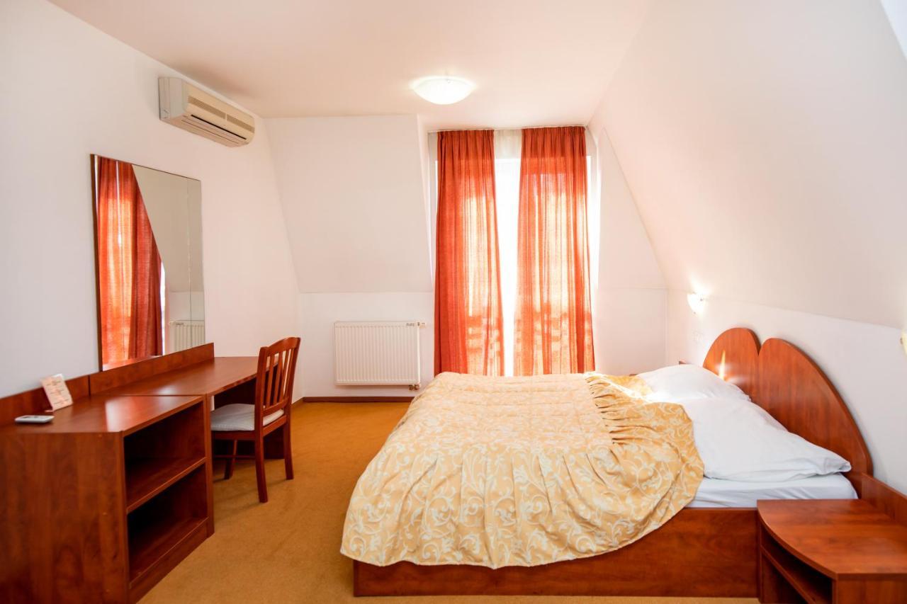 ז'ילינה Hotel Boss מראה חיצוני תמונה