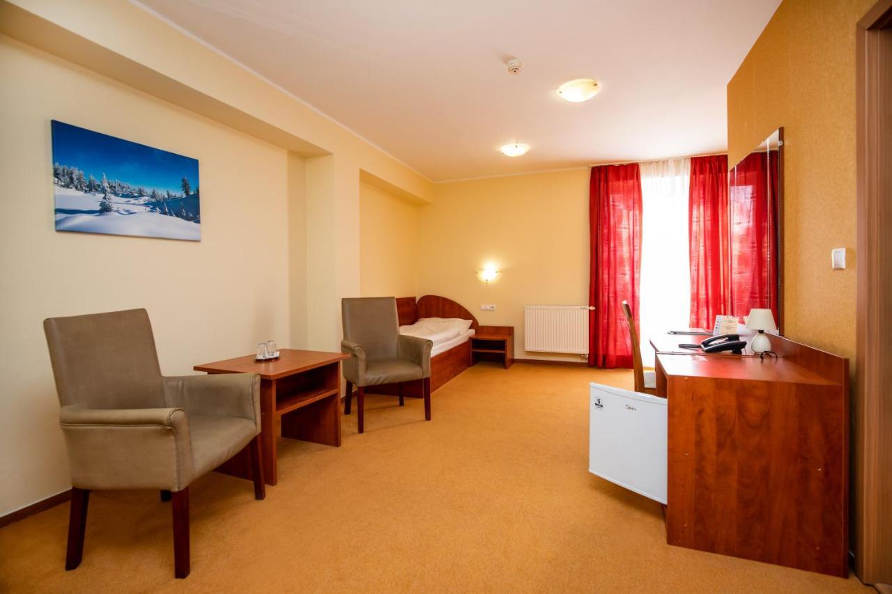 ז'ילינה Hotel Boss מראה חיצוני תמונה