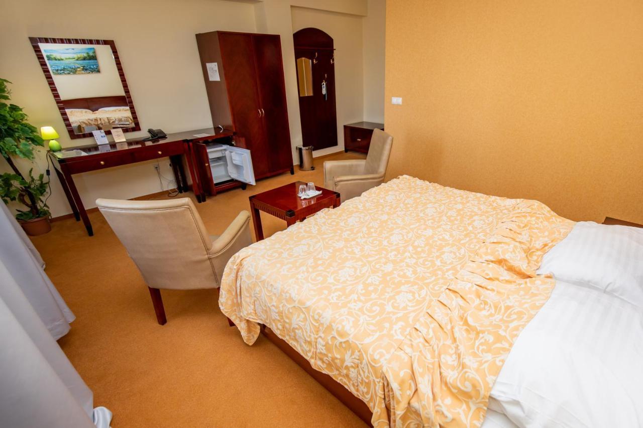 ז'ילינה Hotel Boss מראה חיצוני תמונה